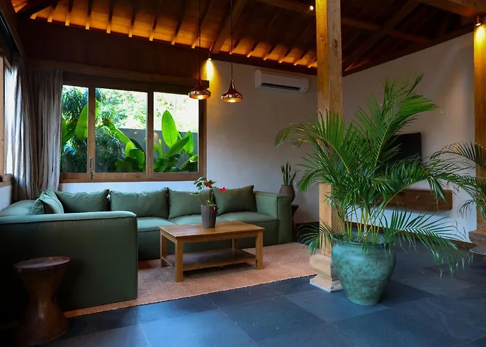 Teak - Copper Tub & Pool - Villa