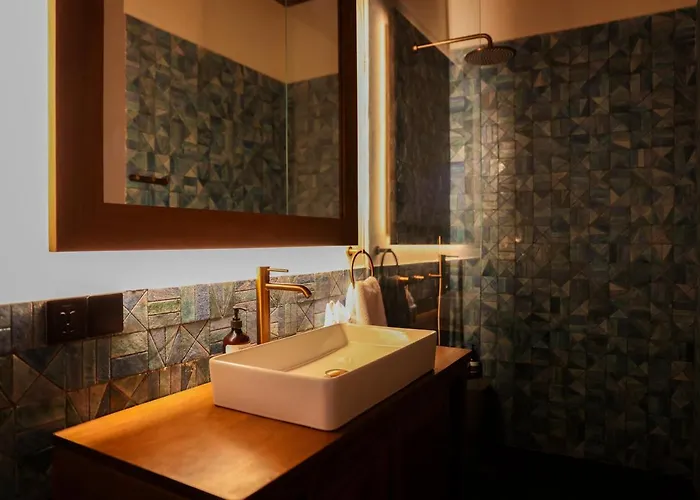 Teak - Copper Tub & Pool - * Uluwatu